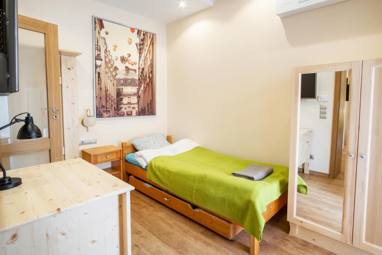 Kiss-Henezi Guest House Keszthely Eksteriør bilde